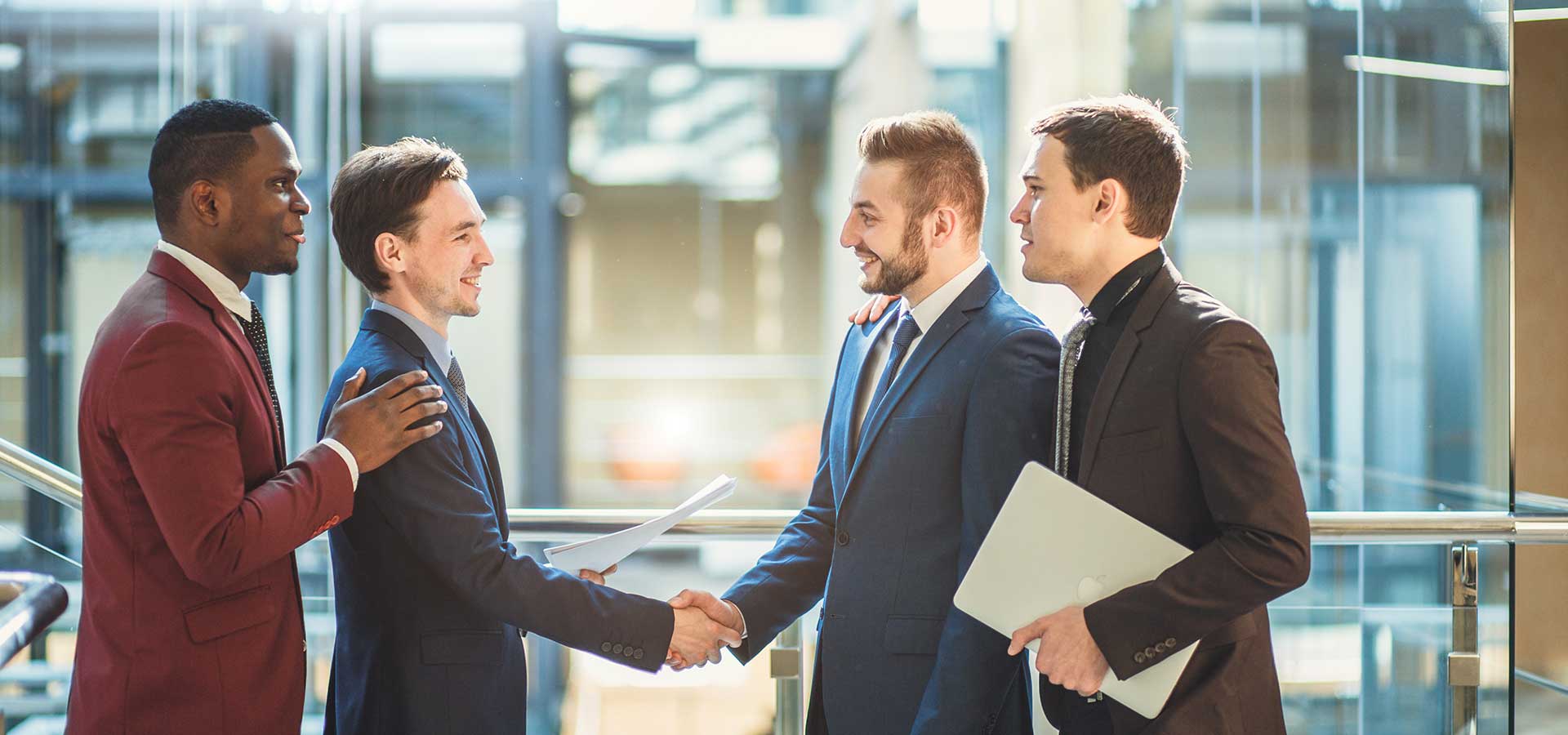 إستراتيجيات إدارة العملاء و الحفاظ على ولائهم